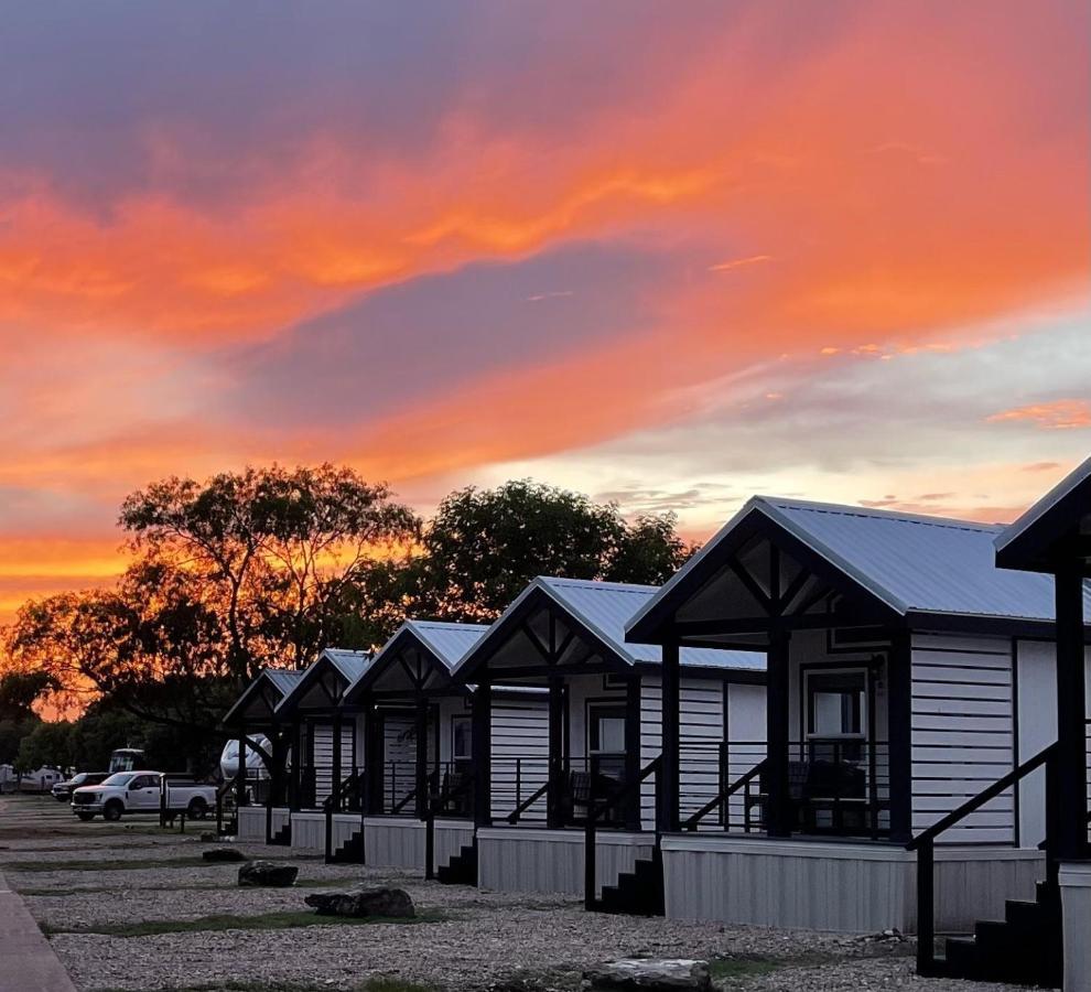 Htr Tx Hill Country Campground كيرفيل المظهر الخارجي الصورة